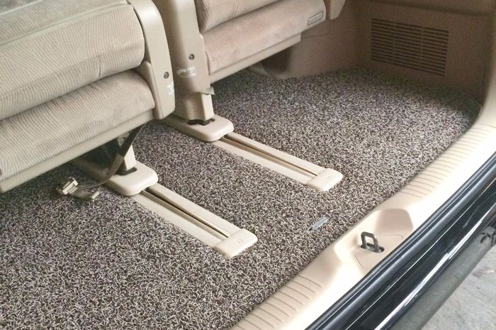 Cara Merawat Karpet Mobil